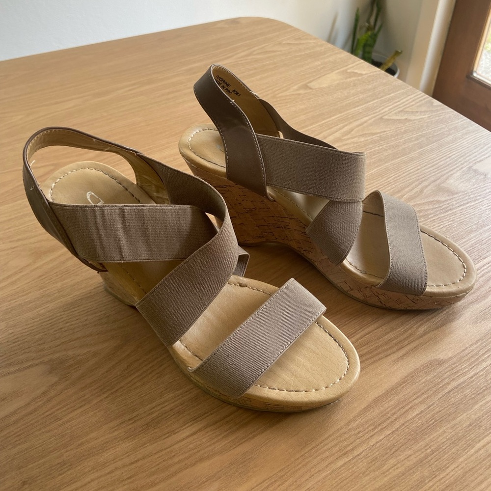 Chinese Laundry Wedges